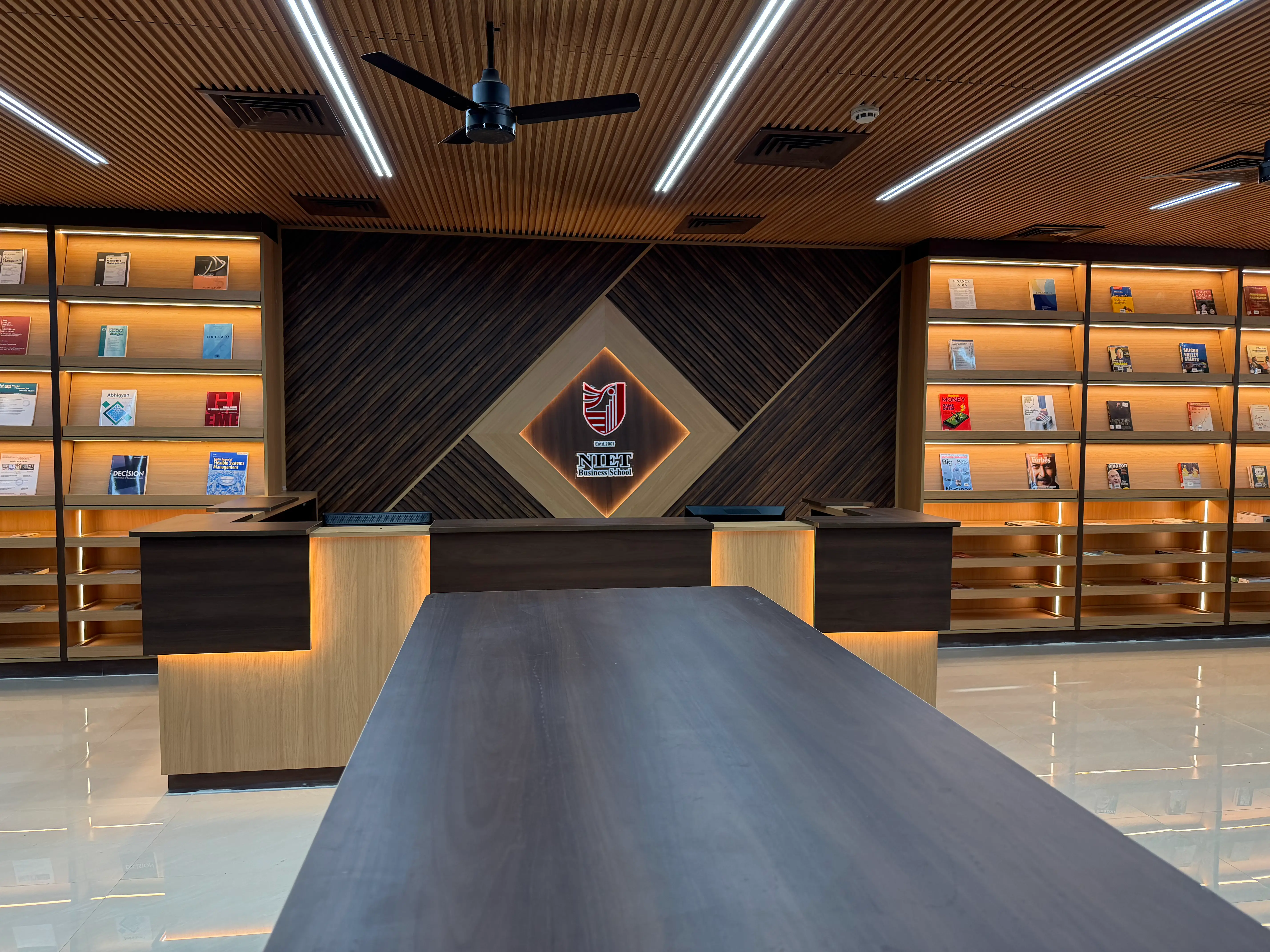 Modern Knowledge Center